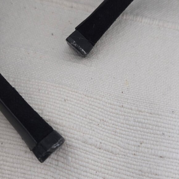 Vintage Chanel Pearl Cap Toe Velvet Stiletto Heels Pumps Black - Picture 15 of 16